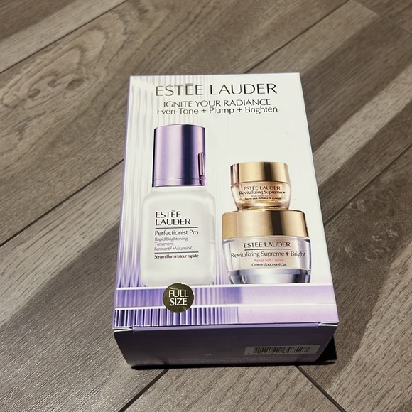 NIB Estee Lauder Ignite Your Radiance Skincare Set - Picture 5 of 5